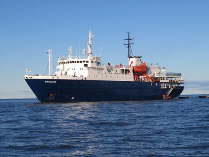 The expedition vessel The Ortelius (photo: Martine van den Heuvel-Greve)