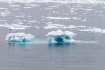 Smeltend ijsschotsen vormen prachtige abstracte vormen