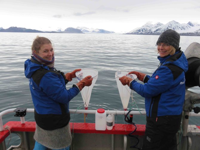 Wageningen Marine Research regularly undertakes expeditions in the Arctic, based at the arctic station in Ny-Ålesund on Svalbard. In 2016, the researchers kept a blog about their work and their encounters with, among others, John Kerry and polar bears.