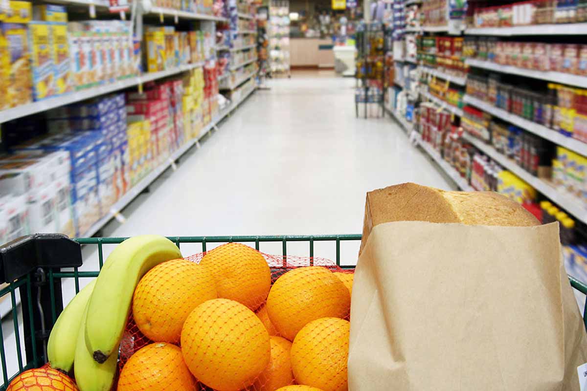 shutterstock_2821768_supermarkt_boodschappen_fruit_winkel_winkelkarretje_LR.jpg