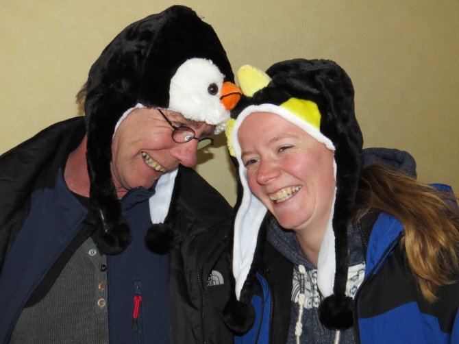 Michiel van Dorssen and Fokje Schaafsma preparing for penguin encounters.