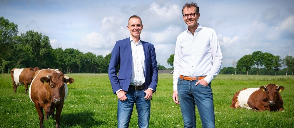 Gert van Duinkerken (manager Wageningen Livestock Research) and Sipke Joost Hiemstra (director Centre for Genetic Resources, the Netherlands)