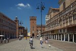 Piazza_Trento_e_Trieste_-_Ex_Palazzo_della_Ragione,_Torre_Della_Vittoria_and_Cathedral_of_Ferrara._Ferrara,_Italy.jpg
