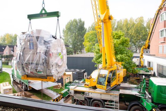 Delivery of the new MRI machine  at the hospital (Photo credit: Ziekenhuis Gelderse Vallei)