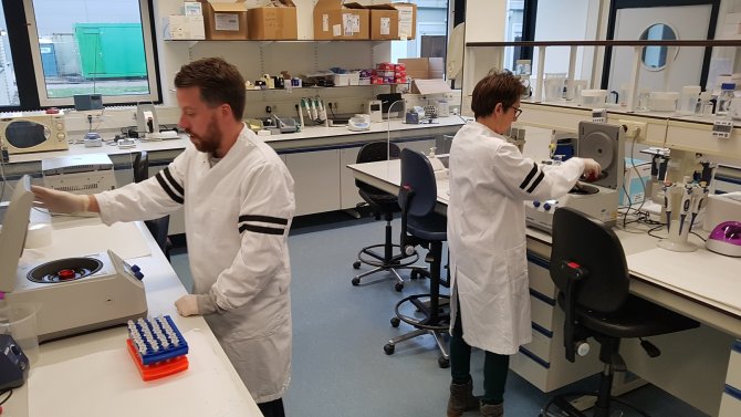 Het lab van Biointeracties & Plantgezondheid (Foto: Bram Cornelissen)