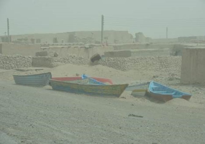 Above photo: Sand and dust storm in Hamoun Wetlands (border of Iran and Afghanistan). Photo top: Damavand Mountain in Mazadaran Province, northern Iran