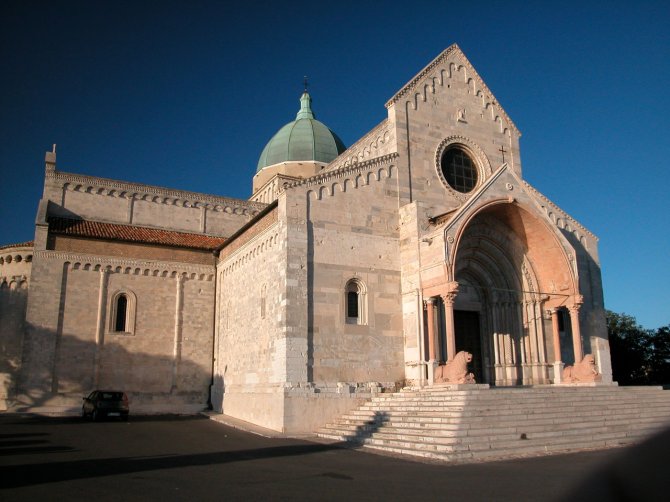 Cathedral of San Ciriaco - © Archivio fotografico della Regione Marche